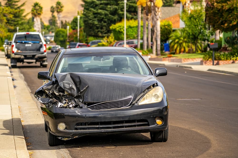 Auto met aanrijdingsschade
